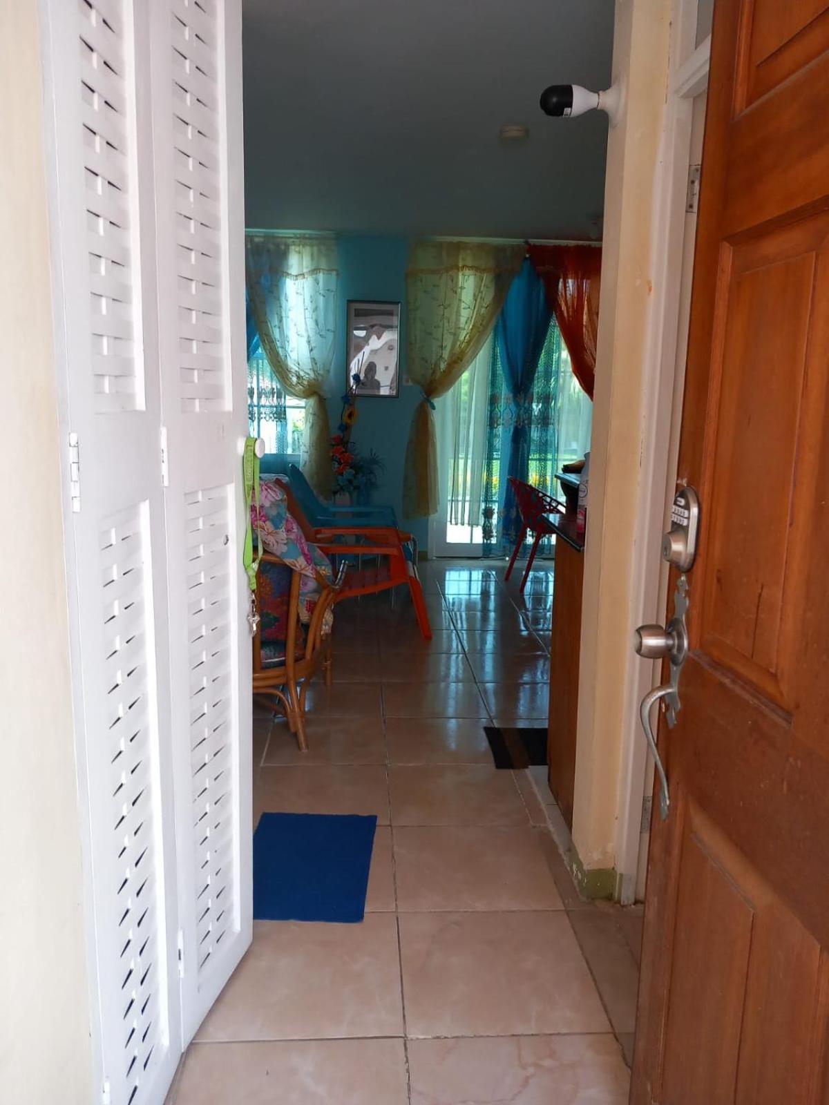 Seacastle Deluxe Studio Montego Bay Extérieur photo