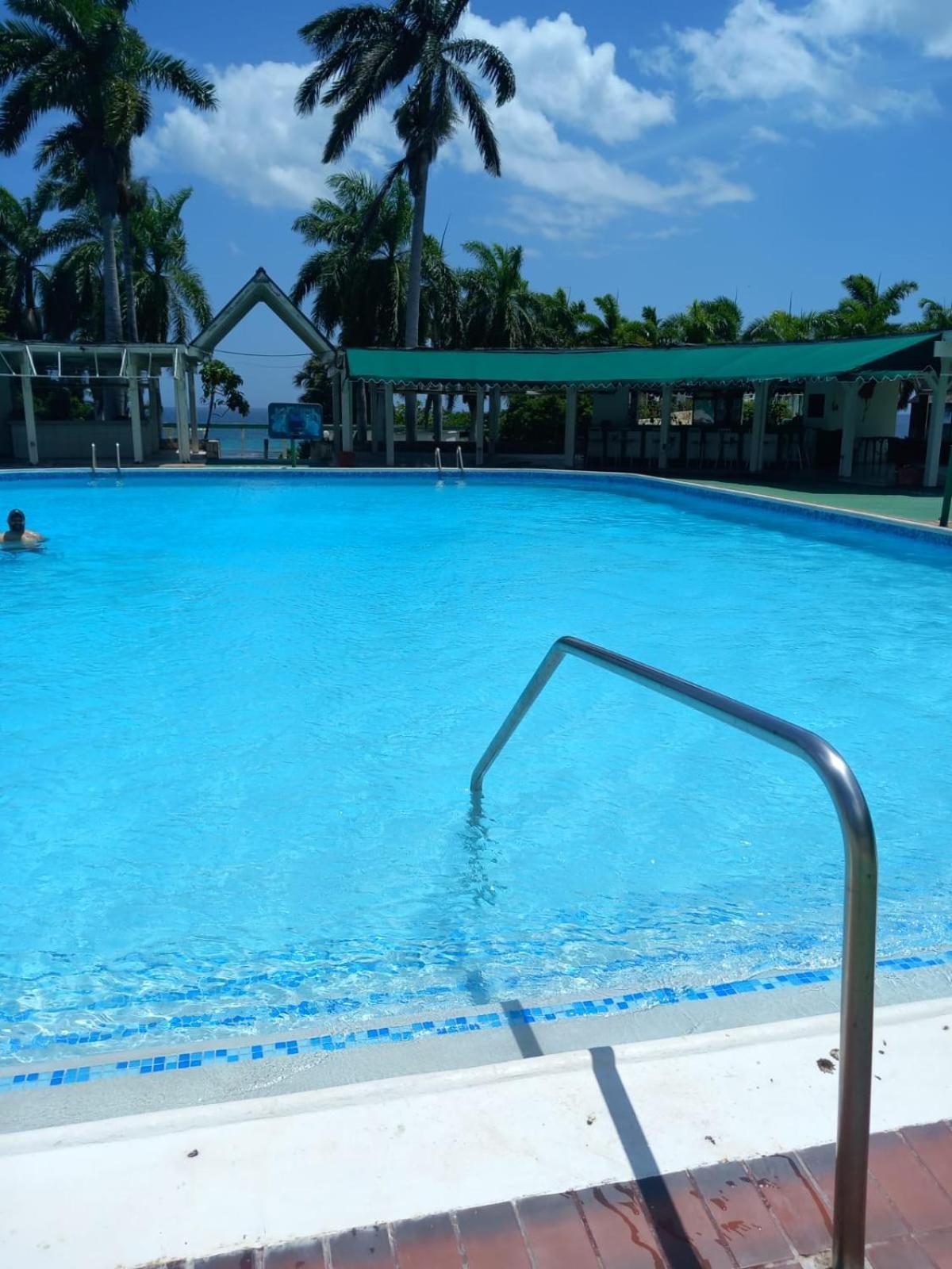 Seacastle Deluxe Studio Montego Bay Extérieur photo