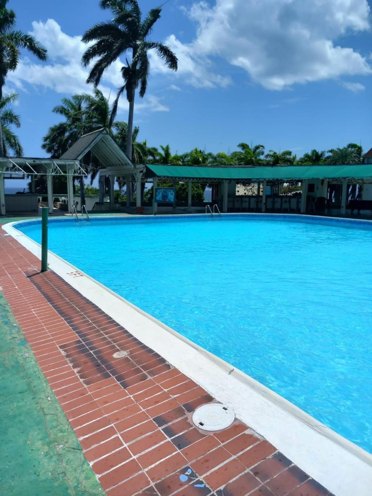 Seacastle Deluxe Studio Montego Bay Extérieur photo